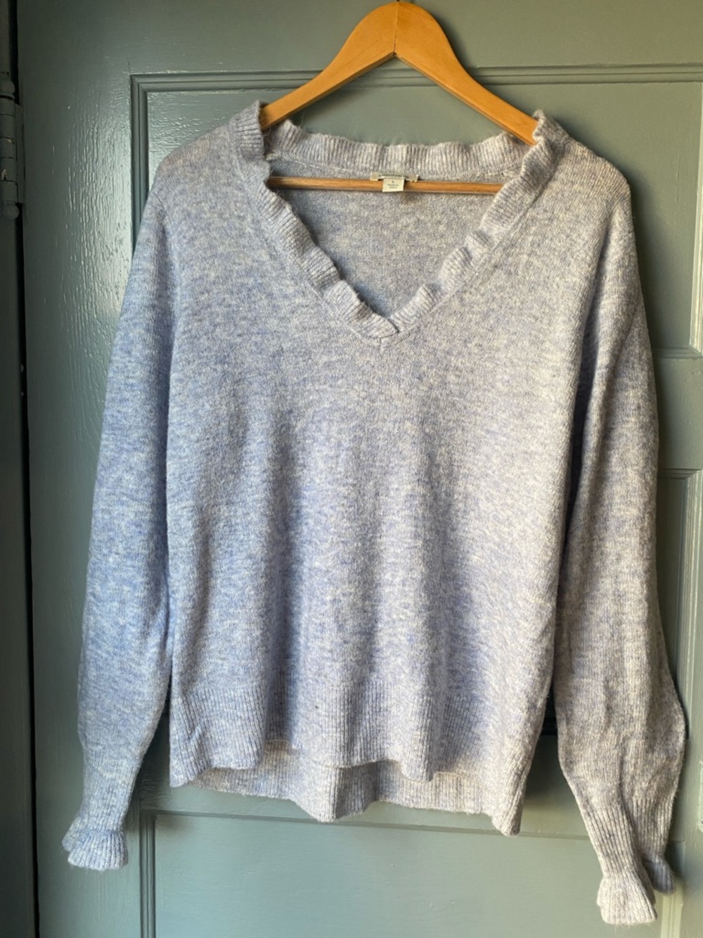Sundance Heather Light Blue-Gray V-Neck Sweater